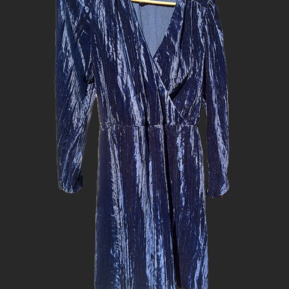H&M Dresses | Beautiful Blue Velvet Dress | Color: Blue | Size: 6 , long sleeve - Picture 3 of 4